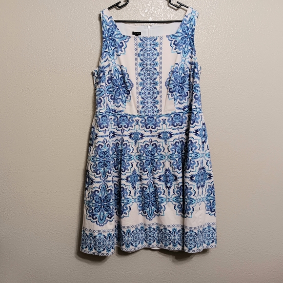 Talbots White Blue Purple Floral Cotton Dress Lined - Picture 2 of 5